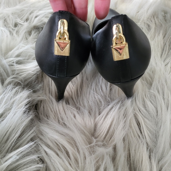 Michael Kors Black & gold high heels, pumps - Picture 4 of 4